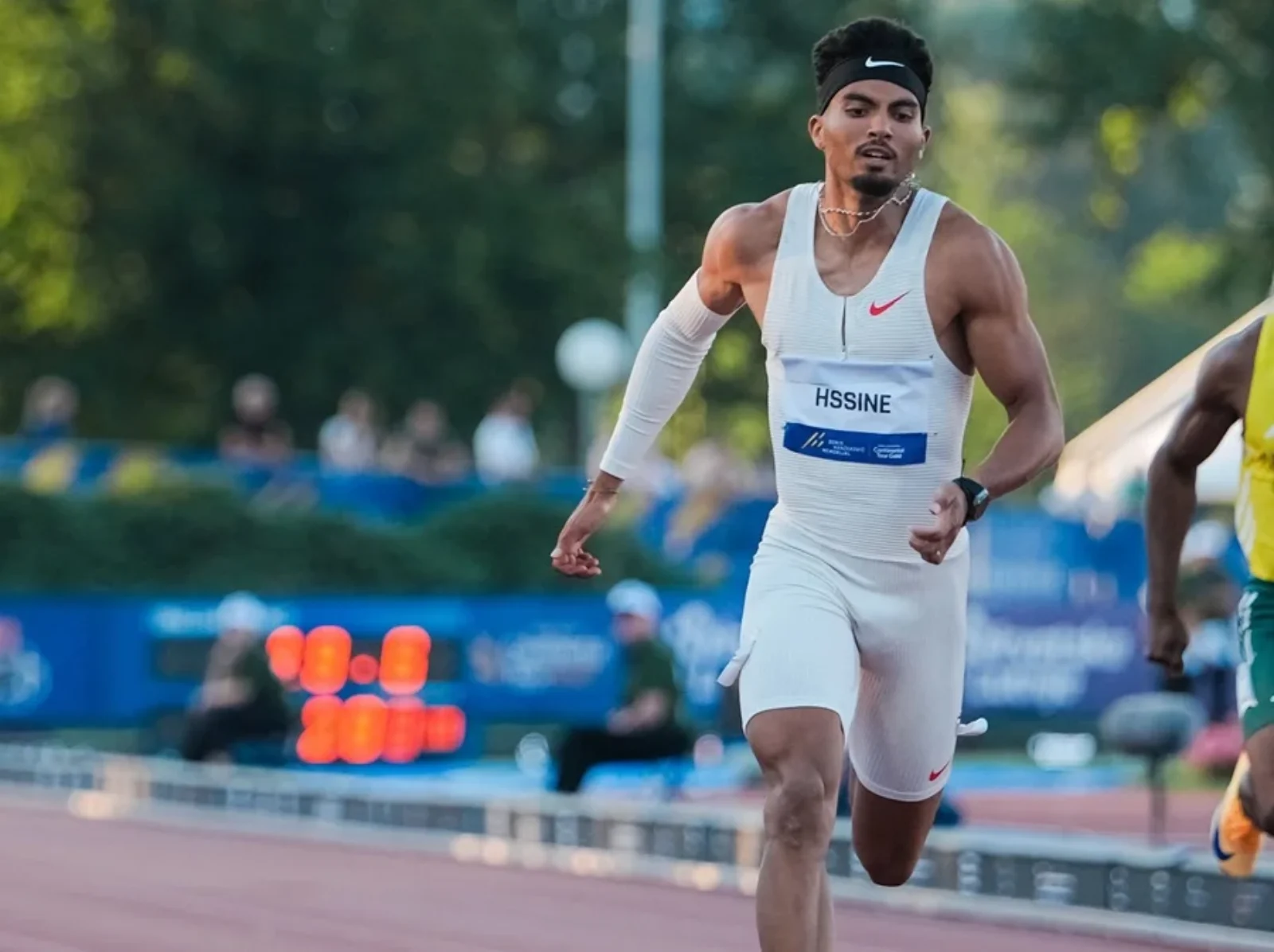 Morocco : Yassine Hssine breaks his national 200m record again